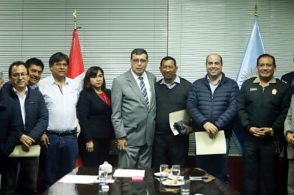 GOBERNADOR DEL CALLAO COMPROMETE AYUDA LOGÍSTICA A REGIÓN POLICIAL PARA COMBATIR INSEGURIDAD CIUDADANA
