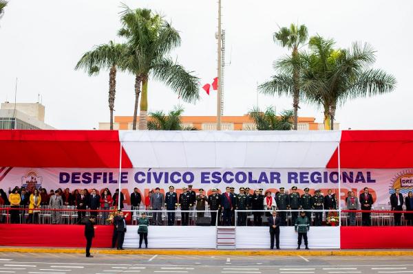 12 COLEGIOS GANAN DESFILE ESCOLAR CÍVICO MILITAR DE LA REGIÓN CALLAOImagen del título: 