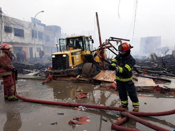 MÁS DE CIEN FAMILIAS DAMNIFICADAS DEJA INCENDIO EN ASENTAMIENTO HUMANO DEL CALLAOImagen del título: 