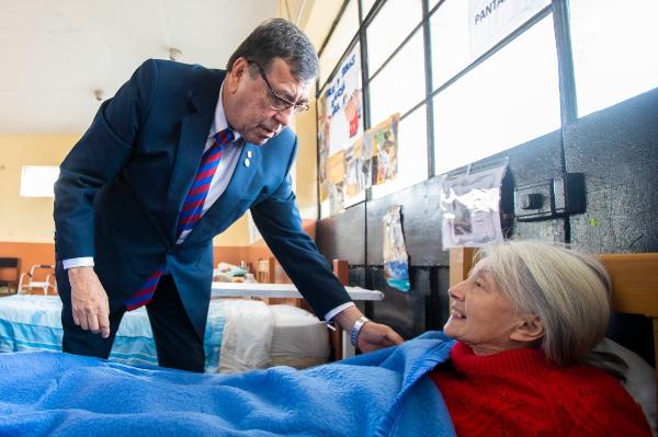 GOBIERNO REGIONAL DEL CALLAO DONA COLCHAS Y FRAZADAS A MÁS DE MIL FAMILIAS DE 19 ASENTAMIENTOS HUMANOS DE PACHACÚTEC EN VENTANILLAImagen del título: 