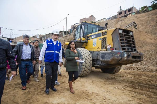 GOBERNADOR REGIONAL SUPERVISÓ ENRIPIADO EN CRUZ DE MOTUPE Y 6 DE AGOSTOImagen del título: 