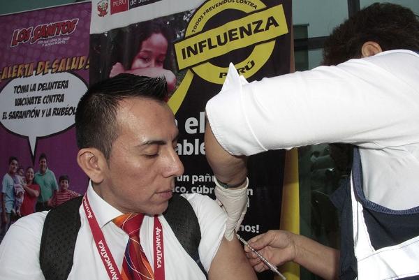 INSTALA PUESTO FIJO DE INMUNIZACIÓN EN EL AEROPUERTO INTERNACIONAL JORGE CHÁVEZImagen del título: 