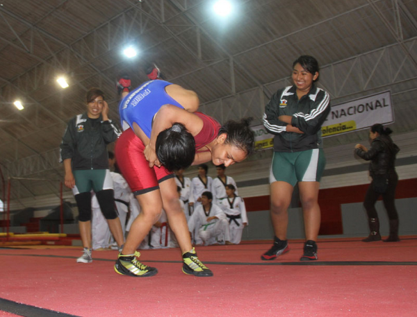 VILLA DEPORTIVA REGIONAL DEL CALLAO ES UNA DE LAS SEDES DE I JUEGOS SURAMERICANOS DE LA JUVENTUD 2013Imagen del título: 