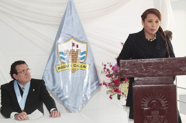 GOBIERNO REGIONAL DEL CALLAO CONDERA AL DIARIO «EL CALLAO» CON LA «GUARNICIÓN GUARDIA CHALACA EN GRADO DE GRAN CRUZ «Imagen del título: 