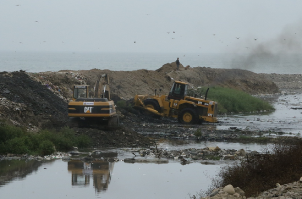 GOBIERNO REGIONAL DEL CALLAO REALIZA TRABAJOS DE PREVENCIÓN EN LAS RIBERAS DELOS RÍOSRÍMAC Y CHILLÓNImagen del título: 