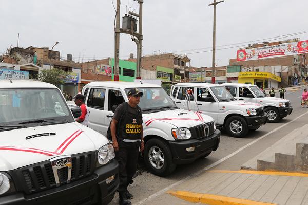 GOBIERNO REGIONAL ENTREGA 4 CAMIONETAS PARA REFORZAR LA SEGURIDAD EN EL DISTRITO DE MI PERÚ