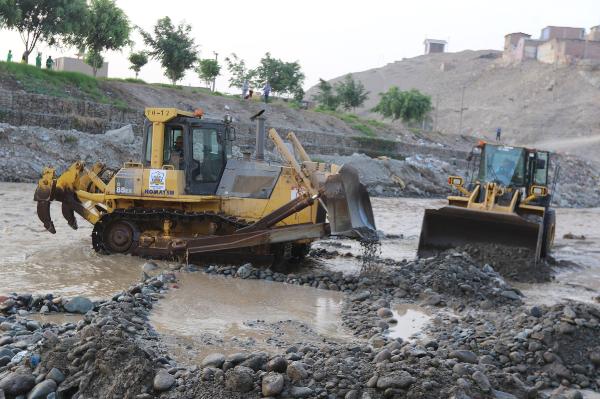 REGIÓN CALLAO APOYA TRABAJOS DE LIMPIEZA EN CAUCE DEL RÍO CHILLÓN ENTRE SAN MARTÍN DE PORRES Y PUENTE PIEDRA