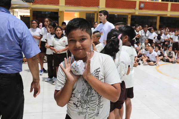 ESCOLARES CHALACOS MEJORAN HABILIDADES MÁTEMATICAS CON CUBO MÁGICO